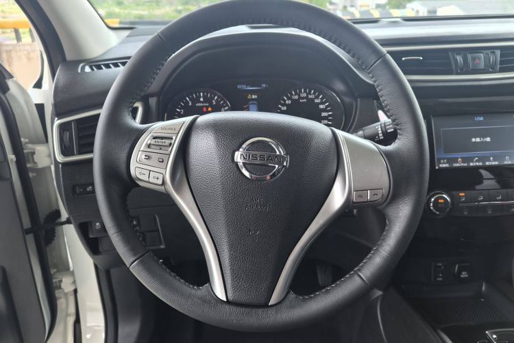 Used Nissan Qashqai 2017 2.0L CVT Smart Enjoyment Version China VI Standard Interior 4