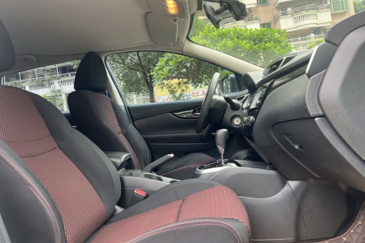 Used Nissan Qashqai 2017 2.0L CVT Elite Edition China V Standard Interior 6
