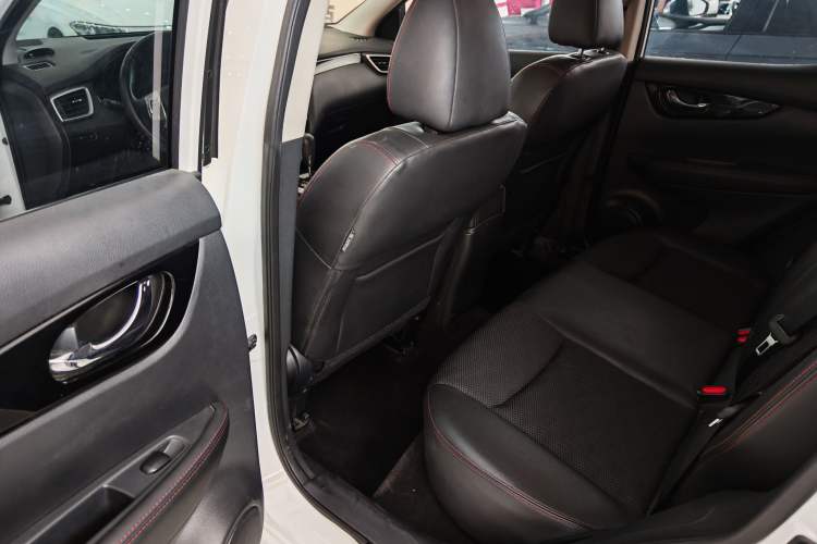 Used Nissan Qashqai 2017 2.0L CVT Smart Enjoyment Version China V Standard Interior 6