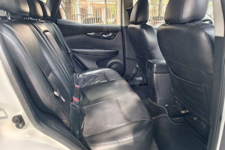 Used Nissan Qashqai 2017 2.0L CVT Elite Edition China V Standard Interior 8