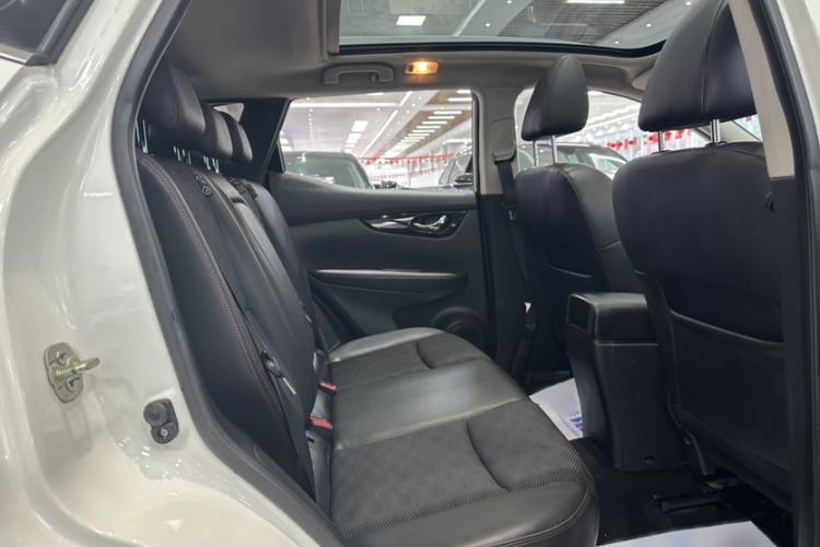 Used Nissan Qashqai 2017 2.0L CVT Luxury Edition China V Standard Interior 8