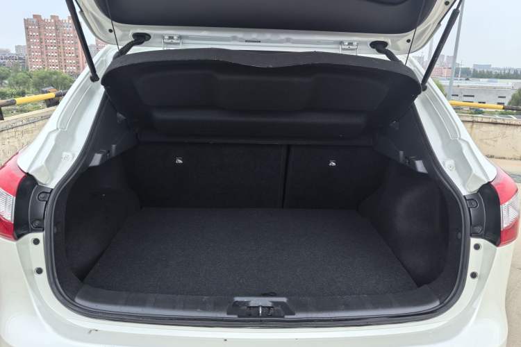 Used Nissan Qashqai 2017 2.0L CVT Smart Enjoyment Version China VI Standard Interior 8