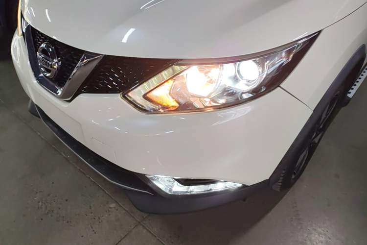 Used Nissan Qashqai 2017 2.0L CVT Smart Enjoyment Version China V Standard Left Front Headlight