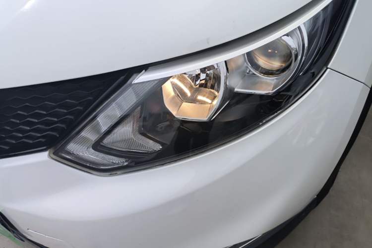 Used Nissan Qashqai 2017 2.0L CVT Smart Enjoyment Version China V Standard Left Front Headlight