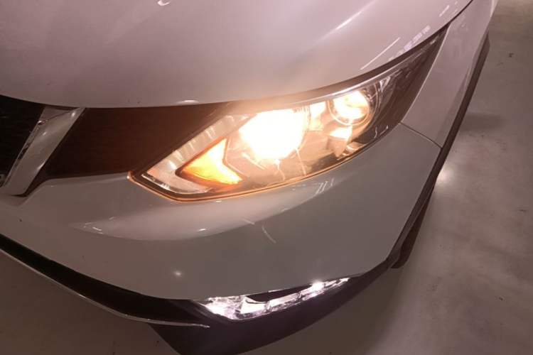 Used Nissan Qashqai 2017 2.0L CVT Smart Enjoyment Version China V Standard Left Front Headlight