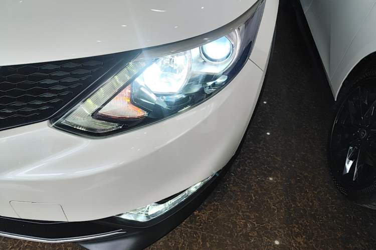 Used Nissan Qashqai 2017 2.0L CVT Elite Edition China VI Standard Left Front Headlight