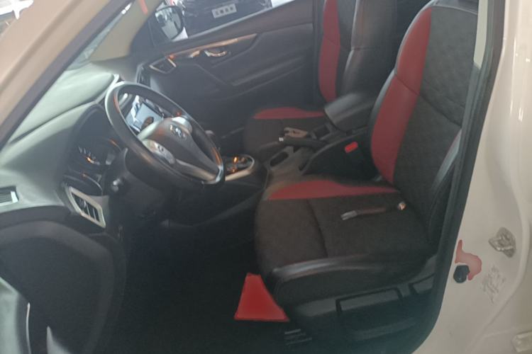 Used Nissan Qashqai 2017 2.0L CVT Smart Enjoyment Version China V Standard Left Front Seat