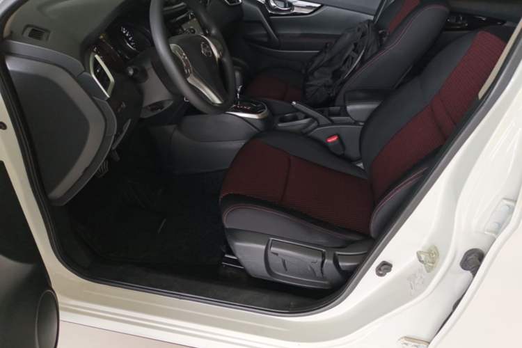 Used Nissan Qashqai 2017 2.0L CVT Elite Edition China V Standard Left Front Seat