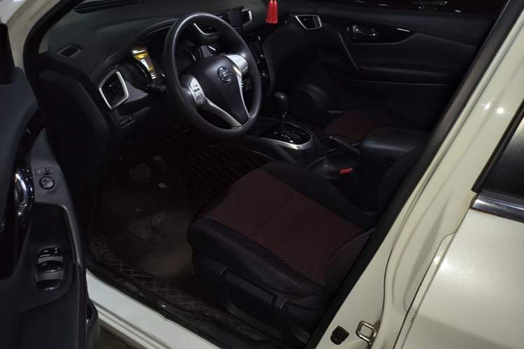 Used Nissan Qashqai 2017 2.0L CVT Elite Edition China V Standard Left Front Seat