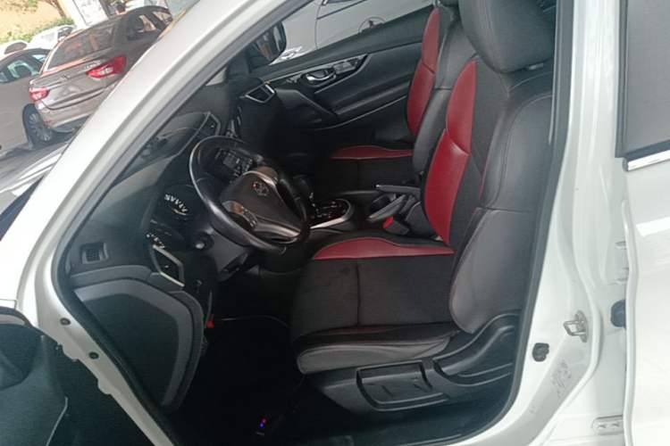 Used Nissan Qashqai 2017 2.0L CVT Smart Enjoyment Version China V Standard Left Front Seat