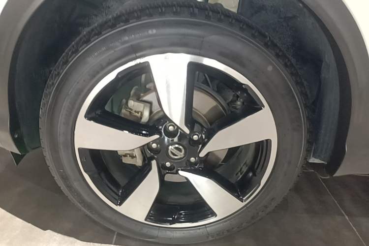Used Nissan Qashqai 2017 2.0L CVT Luxury Edition China V Standard Left Front Wheel Hub