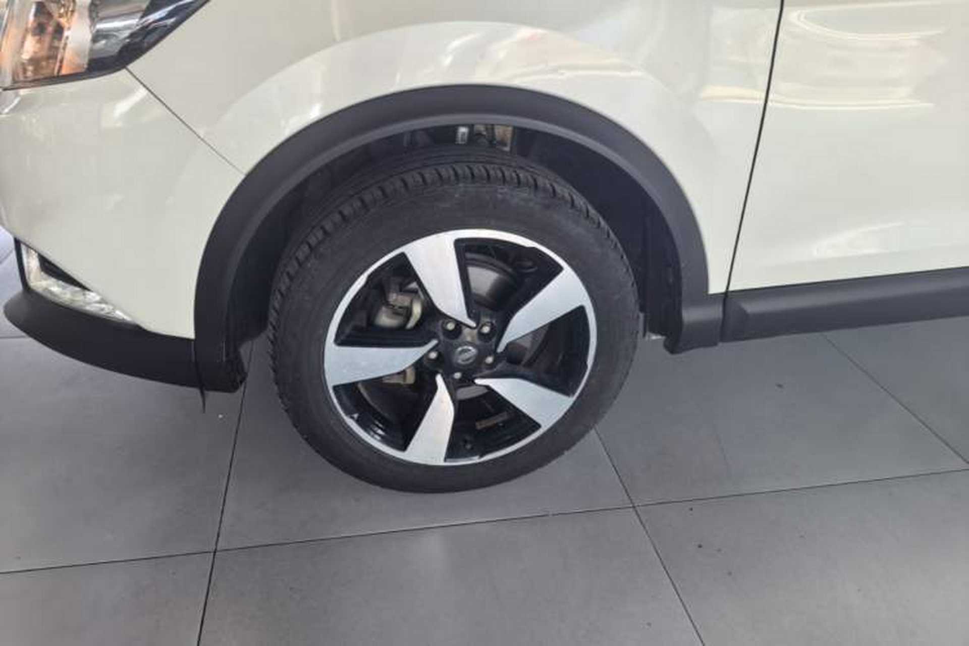 Used Nissan Qashqai 2017 2.0L CVT Luxury Edition China V Standard Left Front Wheel Hub