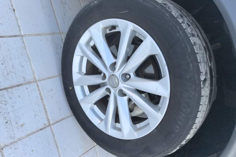 Used Nissan Qashqai 2017 2.0L CVT Elite Edition China VI Standard Left Front Wheel Hub