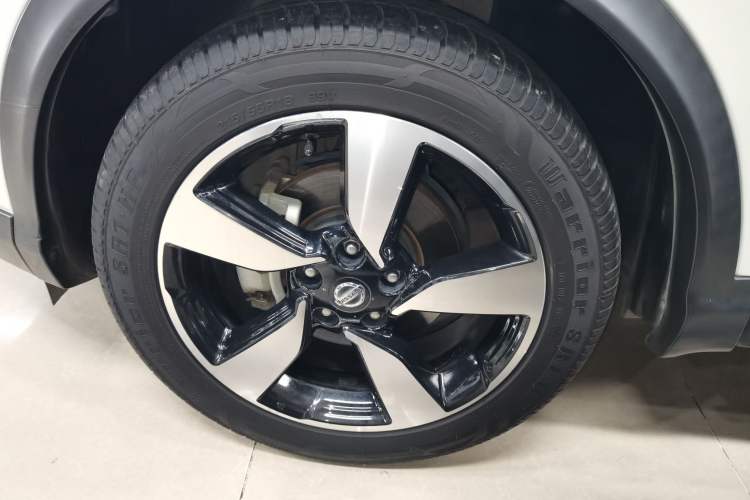 Used Nissan Qashqai 2017 2.0L CVT Luxury Edition China V Standard Left Front Wheel Hub
