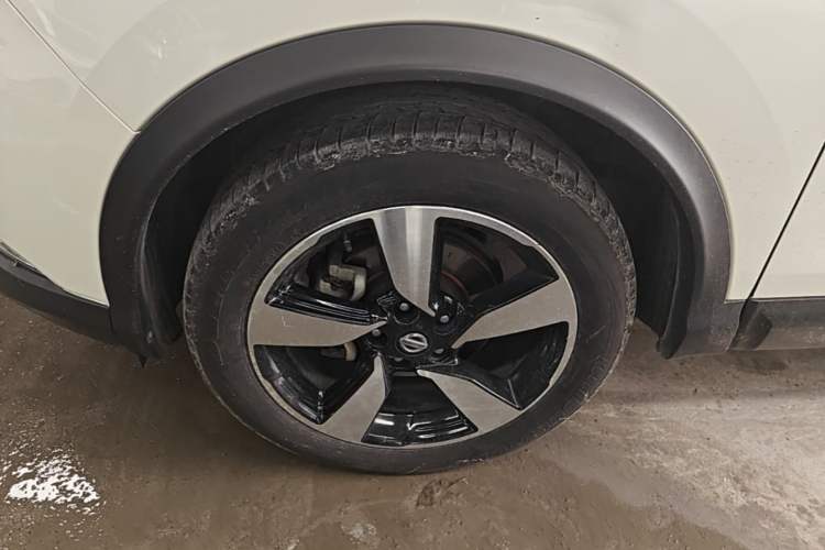Used Nissan Qashqai 2017 2.0L CVT Luxury Edition China VI Standard Left Front Wheel Hub