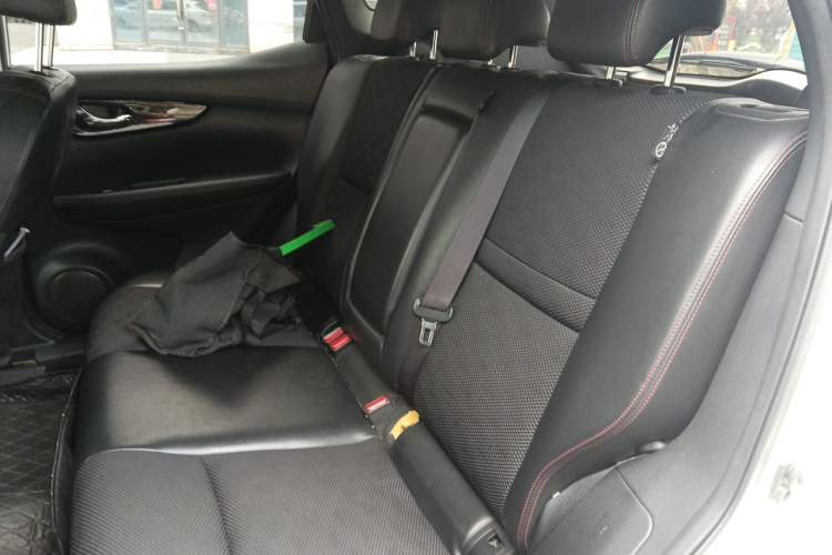 Used Nissan Qashqai 2017 2.0L CVT Smart Enjoyment Version China V Standard Left Rear Seat