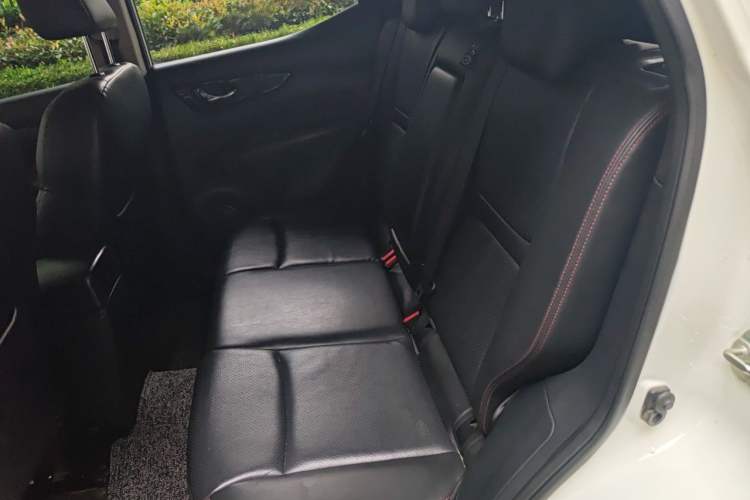 Used Nissan Qashqai 2017 2.0L CVT Smart Enjoyment Version China V Standard Left Rear Seat