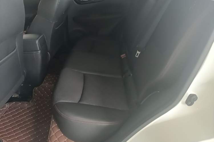 Used Nissan Qashqai 2017 2.0L CVT Smart Enjoyment Version China V Standard Left Rear Seat