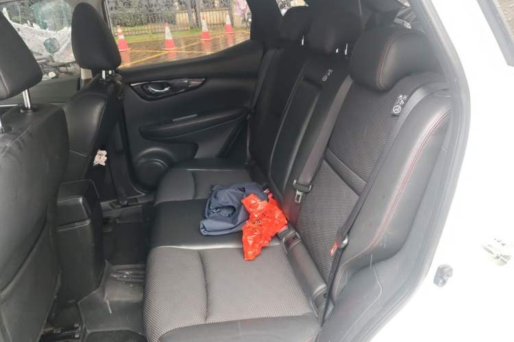 Used Nissan Qashqai 2017 2.0L CVT Smart Enjoyment Version China V Standard Left Rear Seat