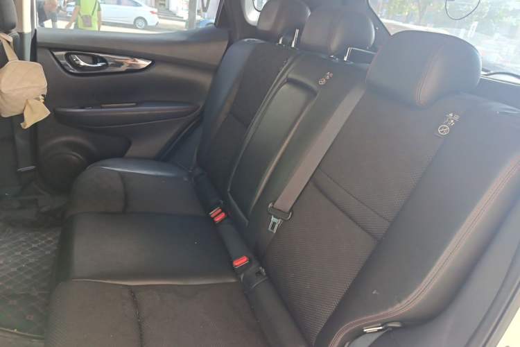 Used Nissan Qashqai 2017 2.0L CVT Smart Enjoyment Version China V Standard Left Rear Seat
