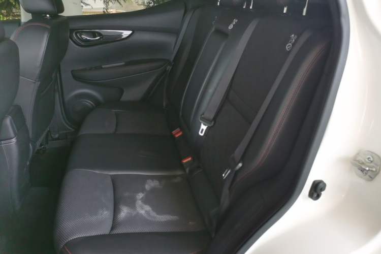 Used Nissan Qashqai 2017 2.0L CVT Smart Enjoyment Version China V Standard Left Rear Seat