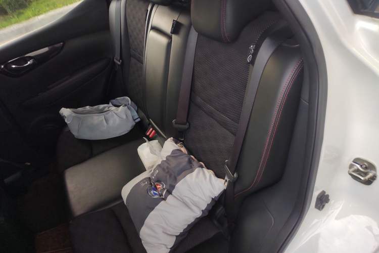 Used Nissan Qashqai 2017 2.0L CVT Smart Enjoyment Version China V Standard Left Rear Seat