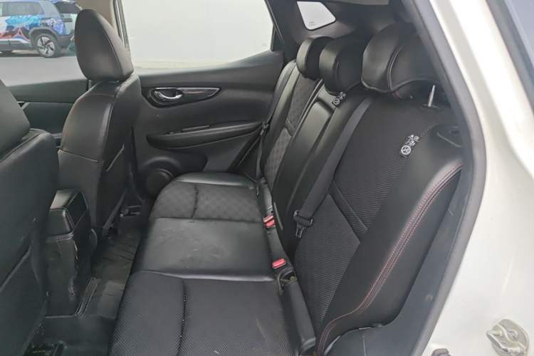 Used Nissan Qashqai 2017 2.0L CVT Smart Enjoyment Version China V Standard Left Rear Seat
