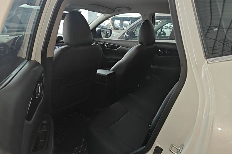 Used Nissan Qashqai 2017 2.0L CVT Elite Edition China VI Standard Left Rear Seat