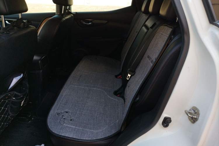 Used Nissan Qashqai 2017 2.0L CVT Smart Enjoyment Version China V Standard Left Rear Seat