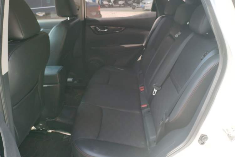Used Nissan Qashqai 2017 2.0L CVT Luxury Edition China VI Standard Left Rear Seat
