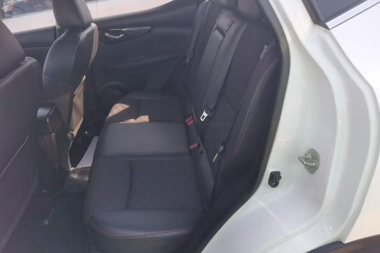 Used Nissan Qashqai 2017 2.0L CVT Smart Enjoyment Version China VI Standard Left Rear Seat