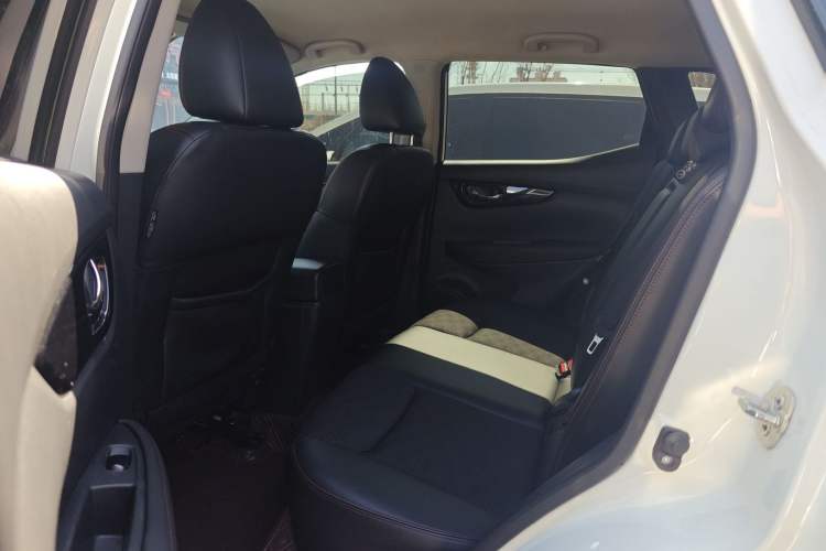 Used Nissan Qashqai 2017 2.0L CVT Smart Enjoyment Version China VI Standard Left Rear Seat