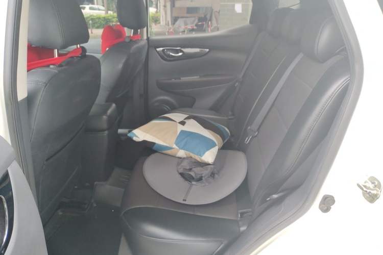 Used Nissan Qashqai 2017 2.0L CVT Elite Edition China V Standard Left Rear Seat