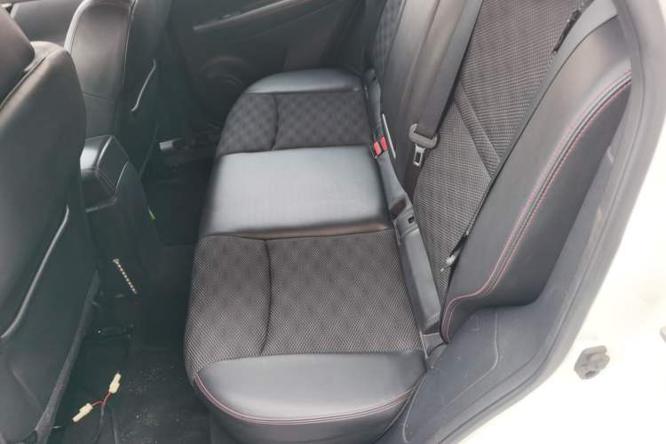 Used Nissan Qashqai 2017 2.0L CVT Smart Enjoyment Version China V Standard Left Rear Seat