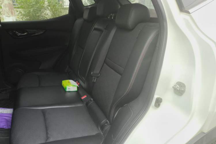 Used Nissan Qashqai 2017 2.0L CVT Smart Enjoyment Version China V Standard Left Rear Seat