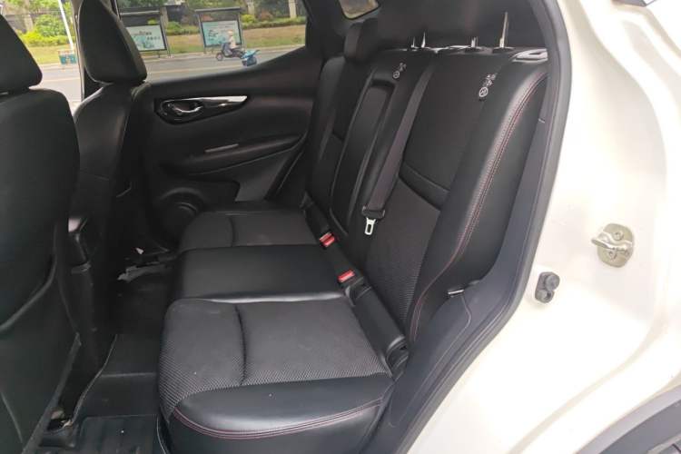 Used Nissan Qashqai 2017 2.0L CVT Smart Enjoyment Version China V Standard Left Rear Seat