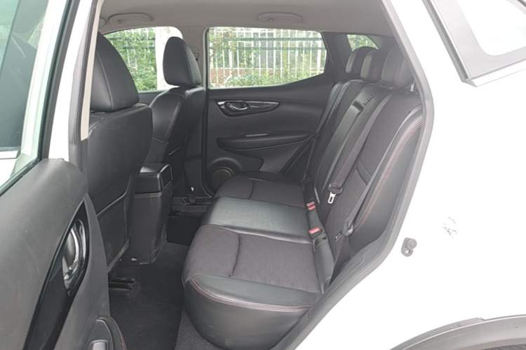 Used Nissan Qashqai 2017 2.0L CVT Smart Enjoyment Version China V Standard Left Rear Seat