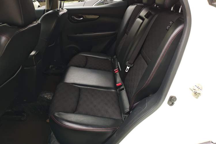 Used Nissan Qashqai 2017 2.0L CVT Smart Enjoyment Version China V Standard Left Rear Seat