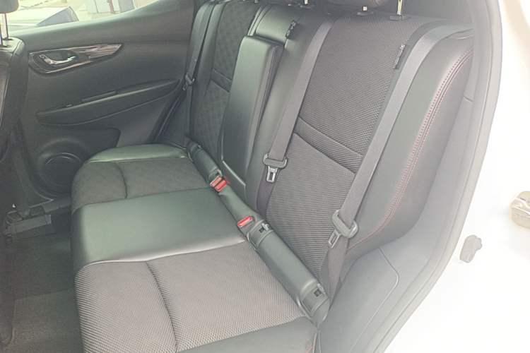 Used Nissan Qashqai 2017 2.0L CVT Luxury Edition China V Standard Left Rear Seat
