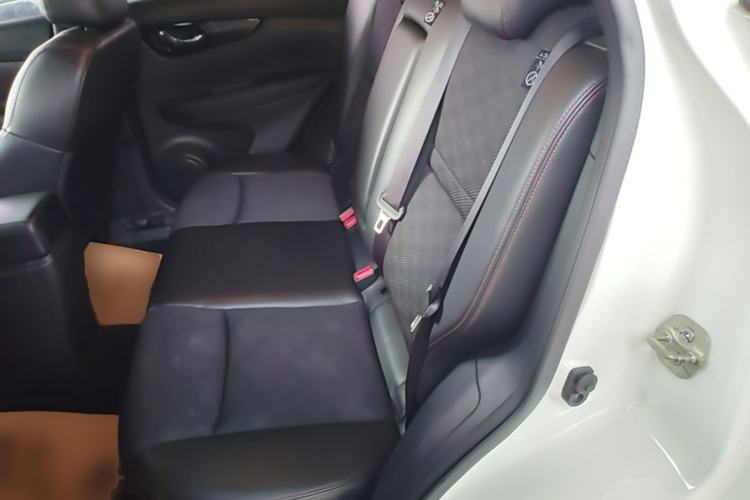 Used Nissan Qashqai 2017 2.0L CVT Smart Enjoyment Version China V Standard Left Rear Seat