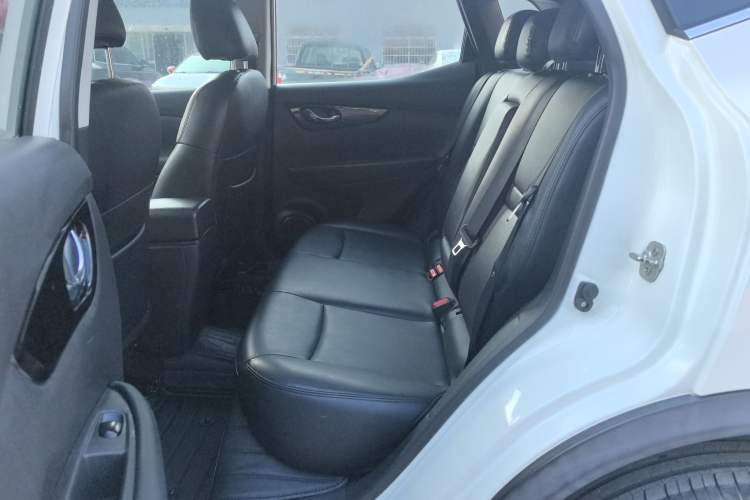 Used Nissan Qashqai 2017 2.0L CVT Elite Edition China VI Standard Left Rear Seat