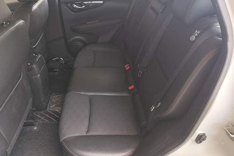 Used Nissan Qashqai 2017 2.0L CVT Smart Enjoyment Version China VI Standard Left Rear Seat