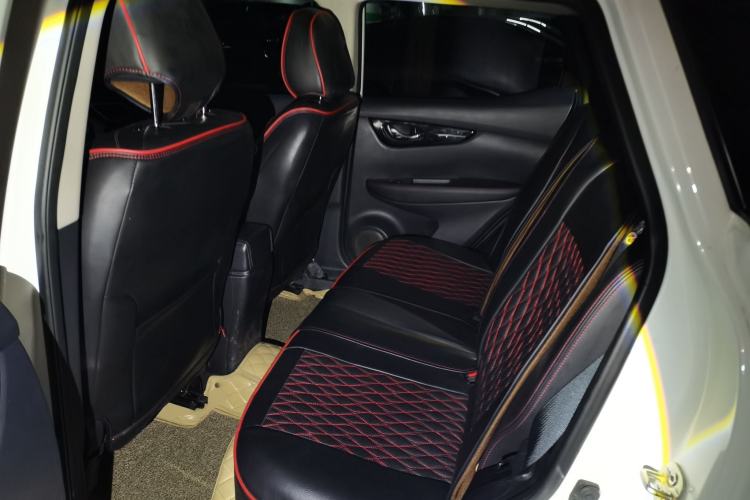 Used Nissan Qashqai 2017 2.0L CVT Luxury Edition China VI Standard Left Rear Seat