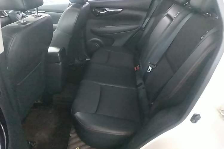 Used Nissan Qashqai 2017 2.0L CVT Smart Enjoyment Version China V Standard Left Rear Seat
