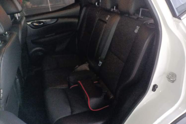 Used Nissan Qashqai 2017 2.0L CVT Smart Enjoyment Version China V Standard Left Rear Seat