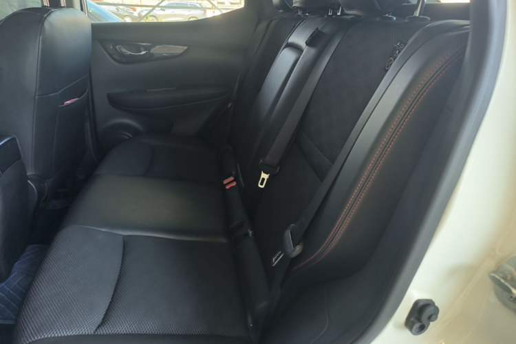 Used Nissan Qashqai 2017 2.0L CVT Smart Enjoyment Version China V Standard Left Rear Seat