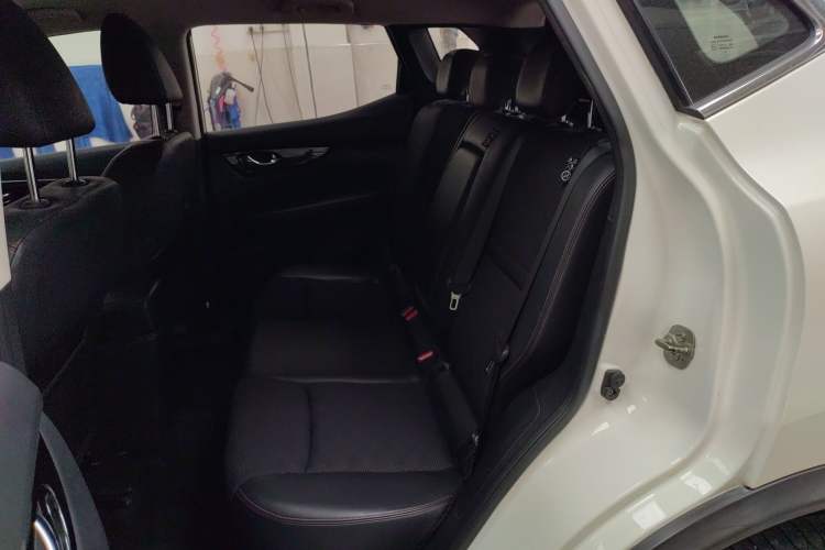Used Nissan Qashqai 2017 2.0L CVT Smart Enjoyment Version China V Standard Left Rear Seat
