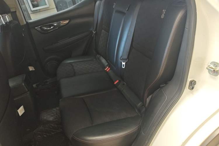 Used Nissan Qashqai 2017 2.0L CVT Smart Enjoyment Version China V Standard Left Rear Seat