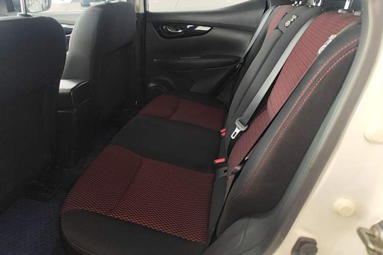 Used Nissan Qashqai 2017 2.0L CVT Elite Edition China VI Standard Left Rear Seat