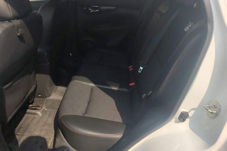 Used Nissan Qashqai 2017 2.0L CVT Smart Enjoyment Version China VI Standard Left Rear Seat